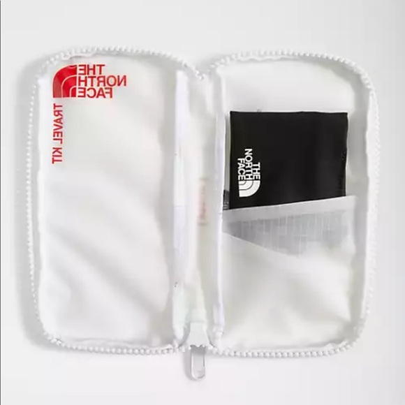 π The North Face Travel Kit & Face Mask - Picture 2 of 12